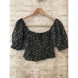 Forever 21 Shirt Womens Medium Cropped Black Floral Smocked Puff Short Sleeve